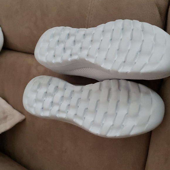 Skechers Women's White Slip-On - Picture 8 of 10